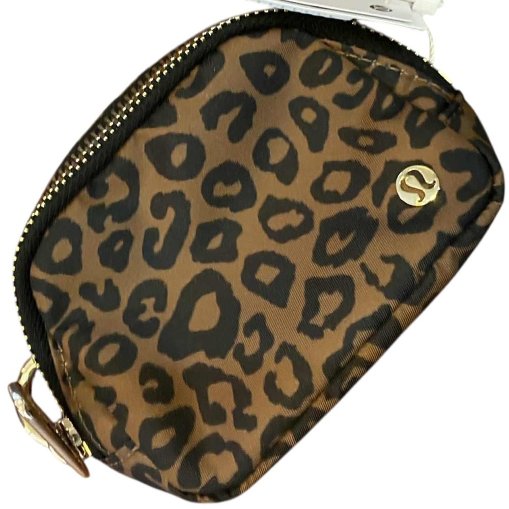 NWT Lululemon everywhere belt bag nano LEOPARD/BLACK/GOLD